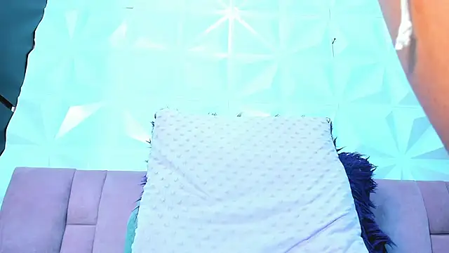 Briyit Doll online show from 17, 1, 2025