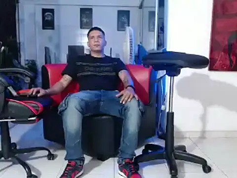 Snapshot of damiam_fiery chatting on 14, 12, 2024 damiam fiery online show from 14, 12, 2024