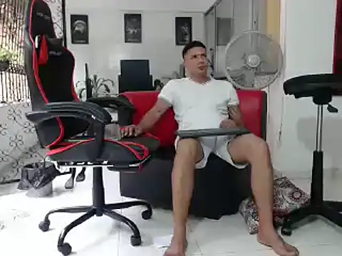 Snapshot of damiam_fiery chatting on 23, 12, 2024 damiam fiery online show from 23, 12, 2024