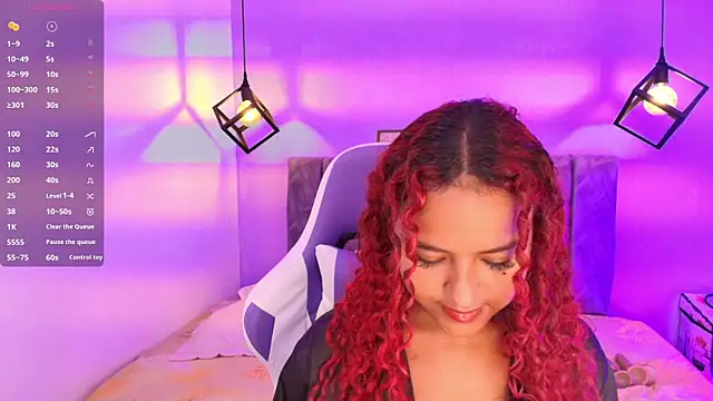 Snapshot of Sophiee_Velvet chatting on 19, 9, 2025 Sophiee Velvet online show from 19, 9, 2025