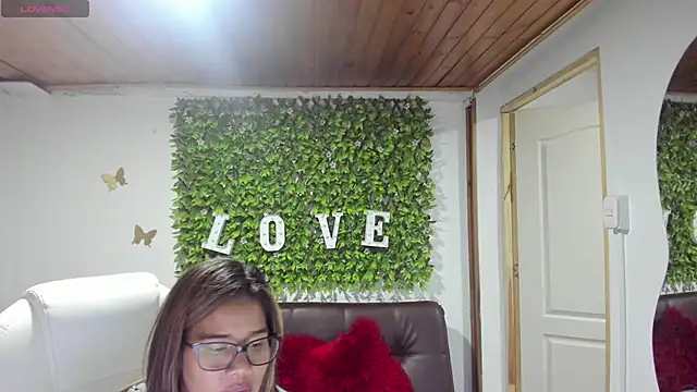 Enma  clark online show from 3, 2, 2025