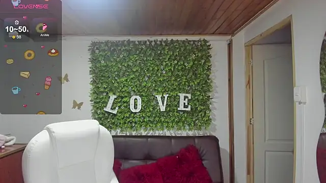 Enma  clark online show from 17, 3, 2025