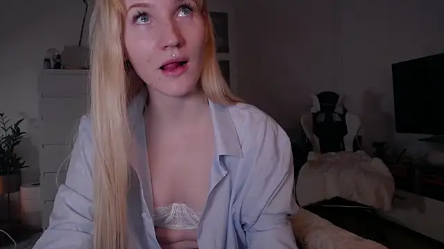 Snapshot of ginger_vi chatting on 2, 2, 2025 ginger vi online show from 2, 2, 2025