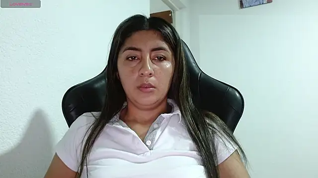 Snapshot of danna_peterson1 chatting on 7, 5, 2026 danna peterson1 online show from 7, 5, 2026