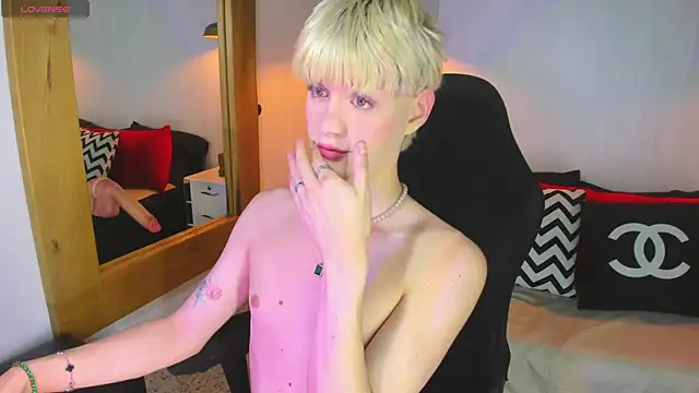 Snapshot of VladHellsing4 chatting on 4, 2, 2026 VladHellsing4 online show from 4, 2, 2026