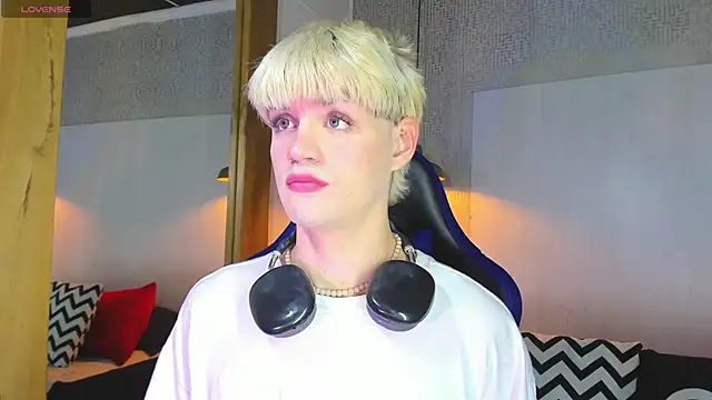 Snapshot of VladHellsing4 chatting on 5, 2, 2026 VladHellsing4 online show from 5, 2, 2026