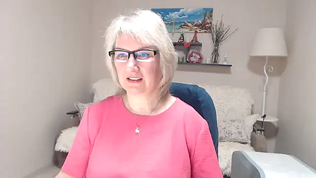 Snapshot of FleurMays chatting on 19, 4, 2026 FleurMays online show from 19, 4, 2026