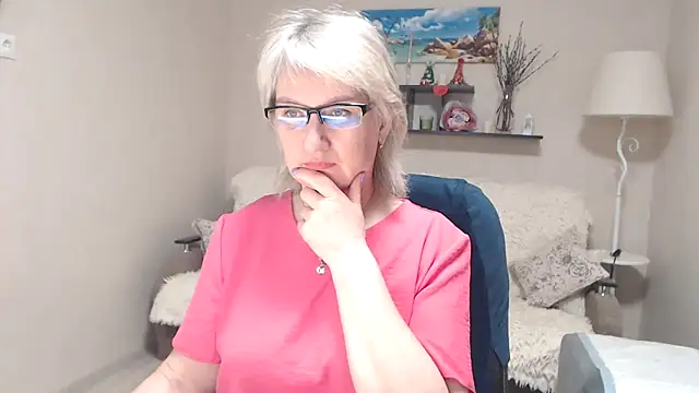 Snapshot of FleurMays chatting on 24, 4, 2026 FleurMays online show from 24, 4, 2026