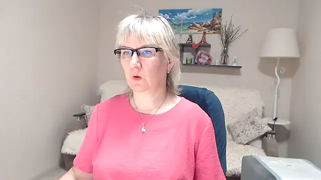 Snapshot of FleurMays chatting on 25, 4, 2026 FleurMays online show from 25, 4, 2026