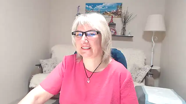 Snapshot of FleurMays chatting on 6, 5, 2026 FleurMays online show from 6, 5, 2026
