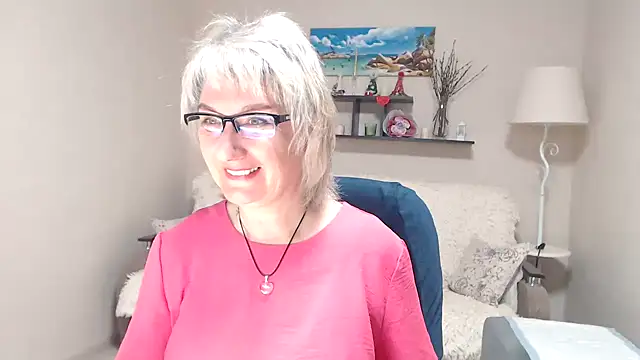 Snapshot of FleurMays chatting on 11, 5, 2026 FleurMays online show from 11, 5, 2026