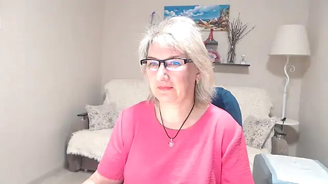 Snapshot of FleurMays chatting on 12, 5, 2026 FleurMays online show from 12, 5, 2026