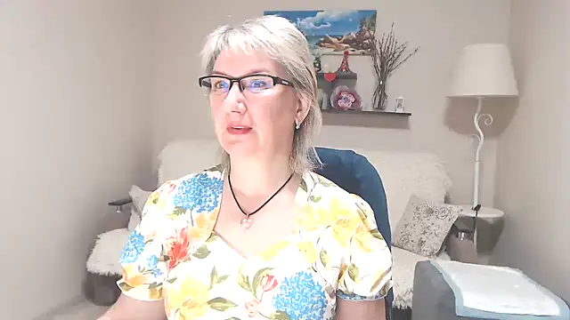 Snapshot of FleurMays chatting on 20, 5, 2026 FleurMays online show from 20, 5, 2026
