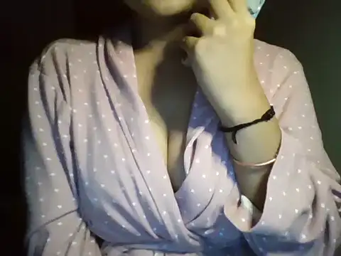 MakeMeCumAhh online show from 13, 4, 2026