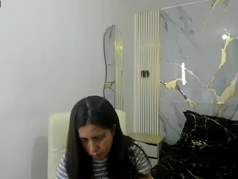 Snapshot of kathina_giraldo chatting on 10, 4, 2026 kathina giraldo online show from 10, 4, 2026