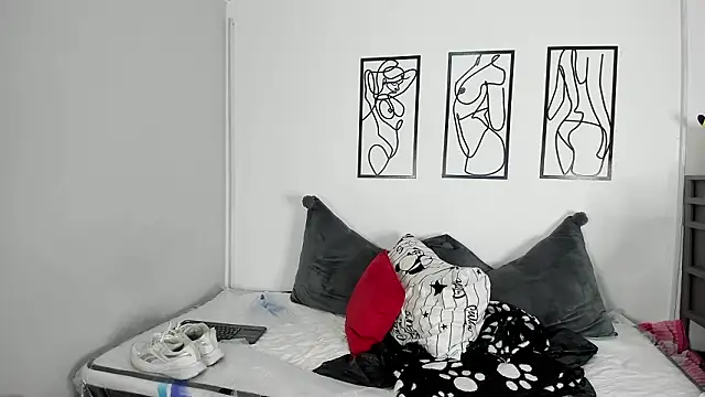 Snapshot of RubyPirsso18 chatting on 5, 2, 2026 RubyPirsso18 online show from 5, 2, 2026