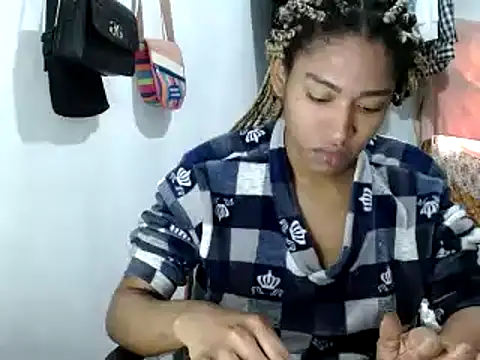 miriam775 online show from 9, 2, 2025