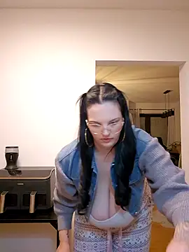 Jujuicy 97 online show from 8, 1, 2026