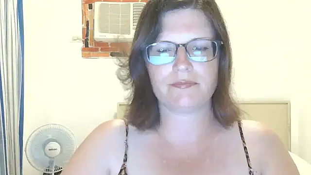 CrimsonMistress online show from 15, 4, 2026