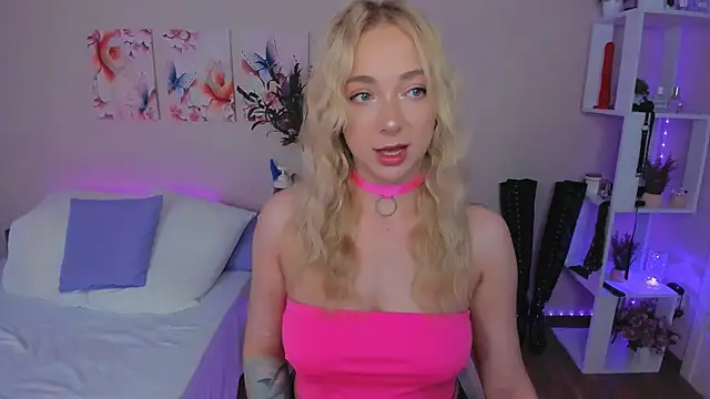 Snapshot of MissLisaX chatting on 28, 6, 2026 MissLisaX online show from 28, 6, 2026