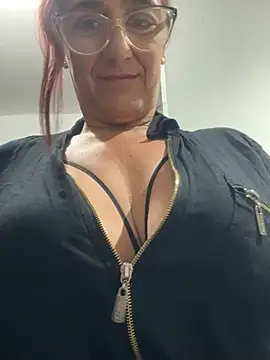 Snapshot of anastasia_and_jordan chatting on 5, 2, 2026 anastasia and jordan online show from 5, 2, 2026