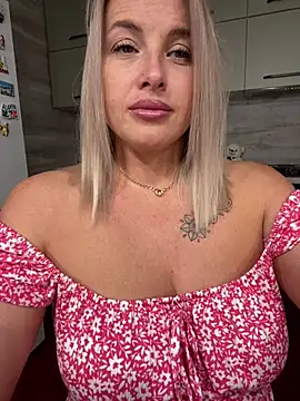 Snapshot of Cute_Hot_Alice chatting on 11, 7, 2026 Cute Hot Alice online show from 11, 7, 2026