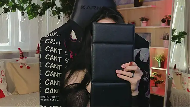 KiraLiLime online show from 25, 2, 2025