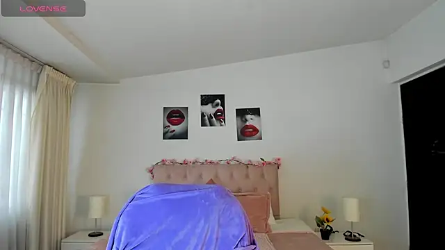  Charlotte evans 1 online show from 12, 1, 2025