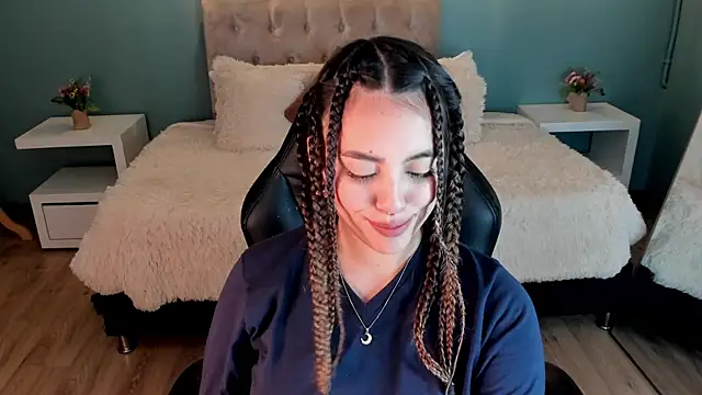 Snapshot of _Charlotte_evans_1 chatting on 22, 7, 2026 Charlotte evans 1 online show from 22, 7, 2026