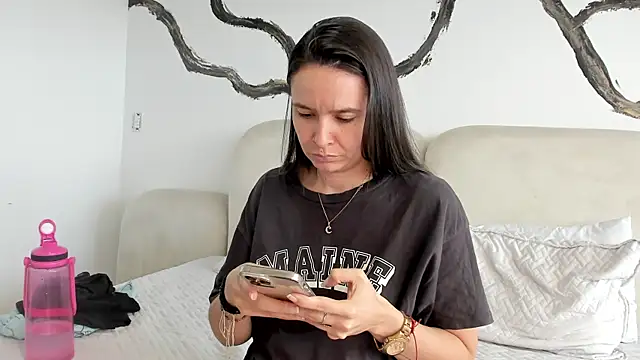 Snapshot of BridgetRodriguez chatting on 26, 1, 2025 BridgetRodriguez online show from 26, 1, 2025