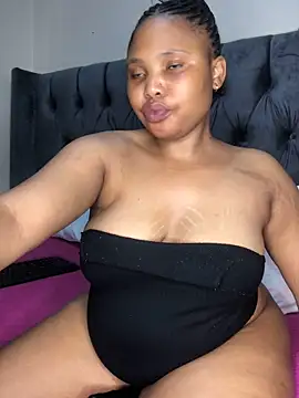 Snapshot of Anaelle24 chatting on 16, 2, 2026 Anaelle24 online show from 16, 2, 2026