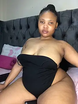 Snapshot of Anaelle24 chatting on 27, 2, 2026 Anaelle24 online show from 27, 2, 2026