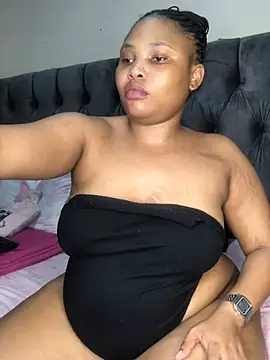 Snapshot of Anaelle24 chatting on 28, 2, 2026 Anaelle24 online show from 28, 2, 2026