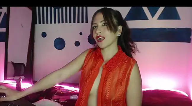 Camilleparist online show from 10, 12, 2024