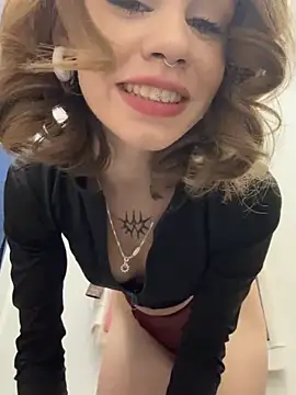 Snapshot of Street_young chatting on 14, 12, 2024 Street young online show from 14, 12, 2024