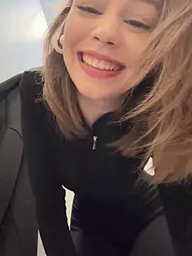 Snapshot of Street_young chatting on 15, 2, 2025 Street young online show from 15, 2, 2025