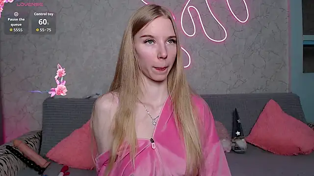 Cutieblondegirl online show from 20, 2, 2026