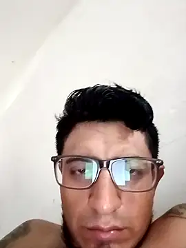 Snapshot of ale3J4a chatting on 5, 10, 2025 ale3J4a online show from 5, 10, 2025