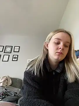 Snapshot of princess_blondex chatting on 24, 2, 2025 princess blondex online show from 24, 2, 2025