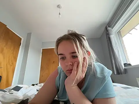 Snapshot of princess_blondex chatting on 26, 5, 2026 princess blondex online show from 26, 5, 2026