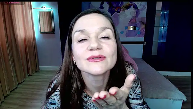 Snapshot of AriaGray chatting on 4, 7, 2026 AriaGray online show from 4, 7, 2026