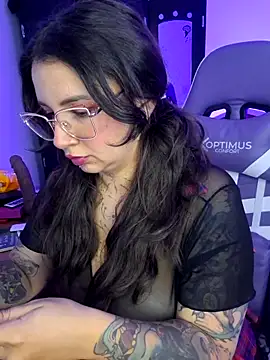 Snapshot of Aria_Bennett21 chatting on 7, 5, 2026 Aria Bennett21 online show from 7, 5, 2026