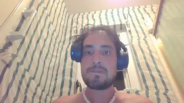 Snapshot of Raulito369 chatting on 11, 9, 2025 Raulito369 online show from 11, 9, 2025