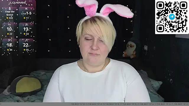 CuteHanna online show from 5, 4, 2026