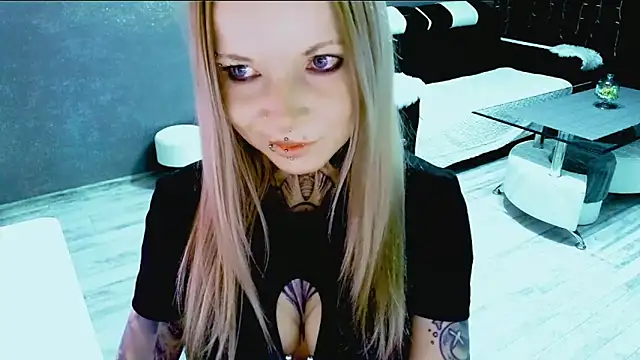 Snapshot of InesGold chatting on 28, 10, 2025 InesGold online show from 28, 10, 2025