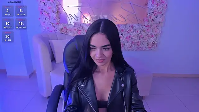 Snapshot of LucianaMillerX chatting on 18, 12, 2024 LucianaMillerX online show from 18, 12, 2024