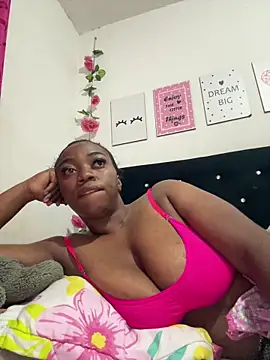 Snapshot of CiaraEbony chatting on 25, 4, 2026 CiaraEbony online show from 25, 4, 2026