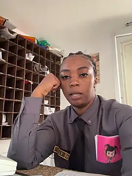 Snapshot of CiaraEbony chatting on 5, 5, 2026 CiaraEbony online show from 5, 5, 2026