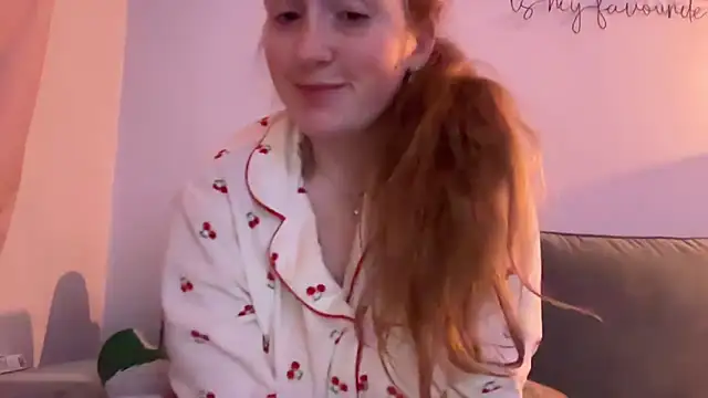 Snapshot of lilsbabyxo chatting on 15, 2, 2026 lilsbabyxo online show from 15, 2, 2026