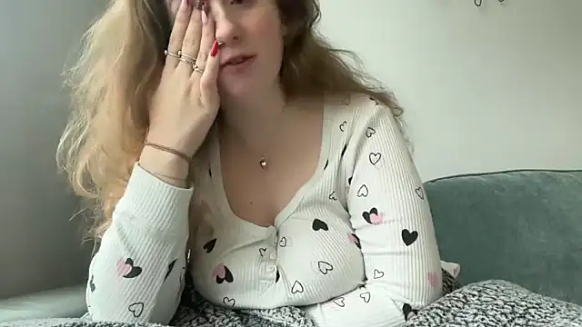 Snapshot of lilsbabyxo chatting on 7, 3, 2026 lilsbabyxo online show from 7, 3, 2026